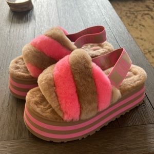 UGG slippers, size 8, Never worn